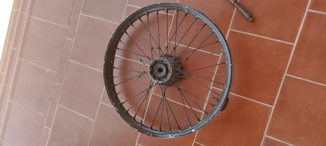 Llanta delantera honda CR 250 1996