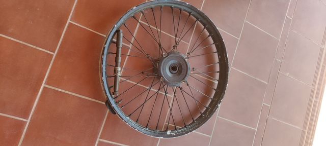 Llanta delantera honda CR 250 1996