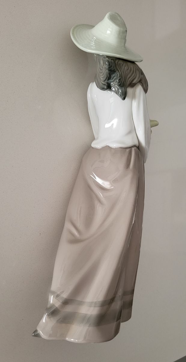 Figura de Campesina Nao Lladro