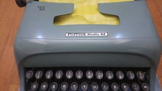 Maquina escribir ollivetti