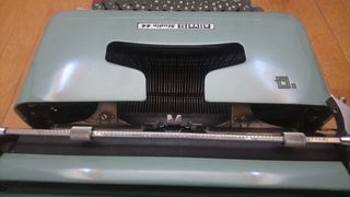 Maquina escribir ollivetti