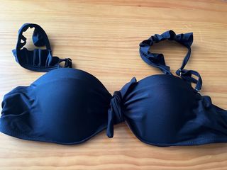 Top de bikini negro