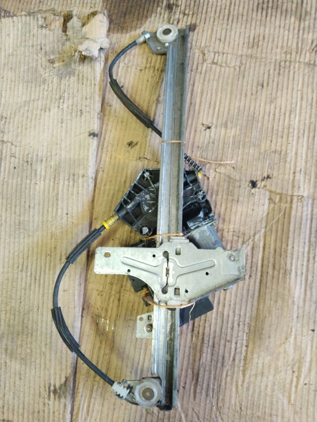 Elevalunas Delanteros Peugeot 307 2.0 16V