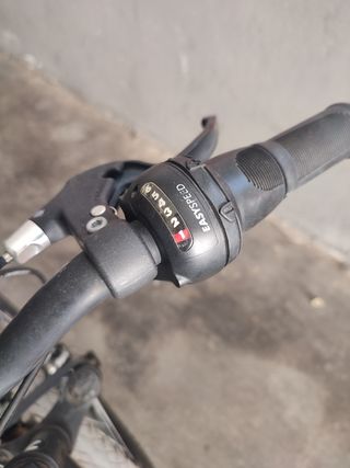 Bicicleta 4-6 años marca Btwin ( Decathlon).