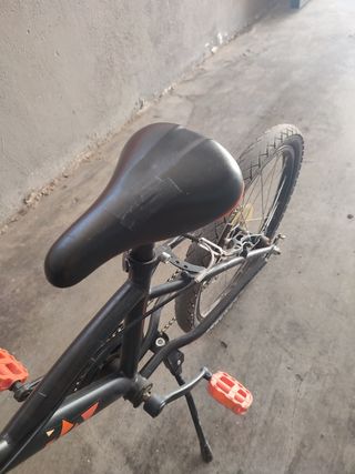 Bicicleta 4-6 años marca Btwin ( Decathlon).