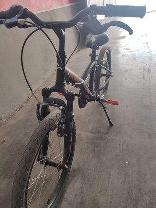 Bicicleta 4-6 años marca Btwin ( Decathlon).