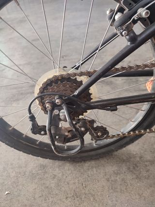 Bicicleta 4-6 años marca Btwin ( Decathlon).