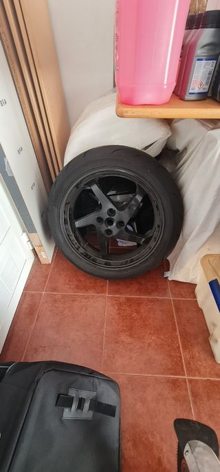 honda vfr 800 (llanta trasera + neumatico)