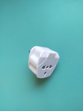 Adaptador enchufe inglés