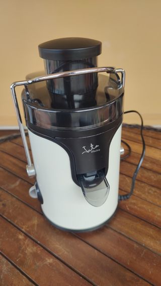 Licuadora Marca Jata