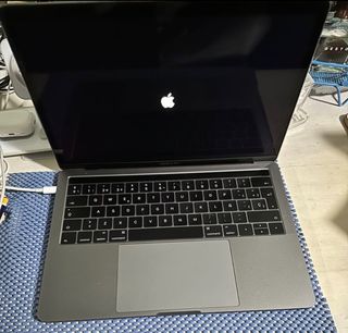 macbook pro 13” 