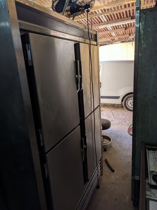 Nevera de 4 puertas industriales