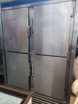 Nevera de 4 puertas industriales