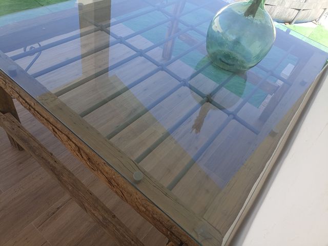 Mesa antigua de reja