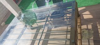 Mesa antigua de reja