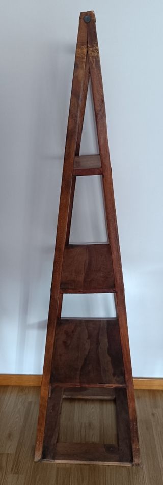 Urge caoba maciza, no se desmonta 1 sola pieza