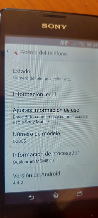 Sony Xperia E1 de Orange con cargador.