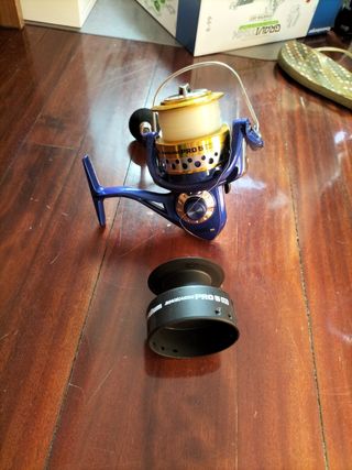 Carrete de pesca surf casting 