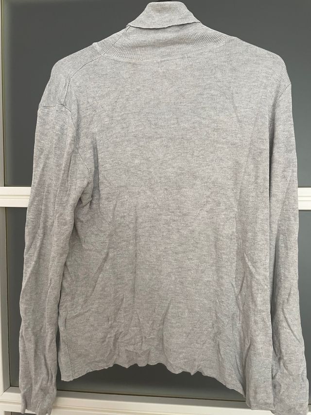 Jersey cuello vuelto gris primark