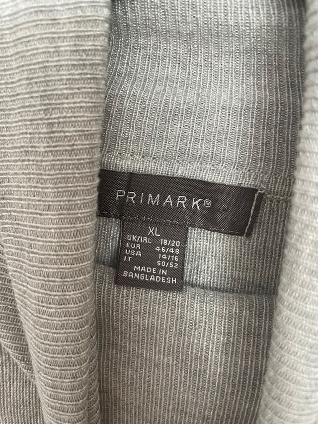 Jersey cuello vuelto gris primark