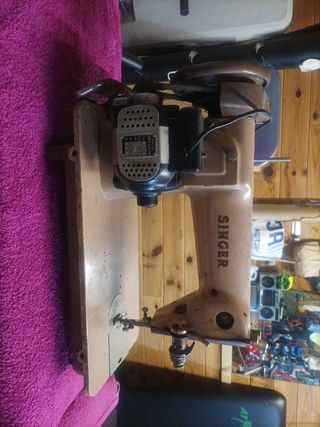 Maquina de coser antigua