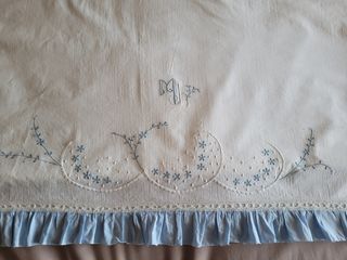Precioso juego de sabanas bordadas