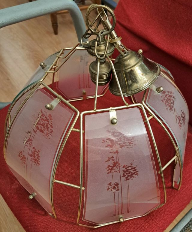 Lampara de Cristal con Cupula Dorada