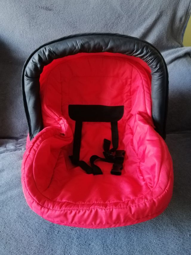 Cochecito de juguete