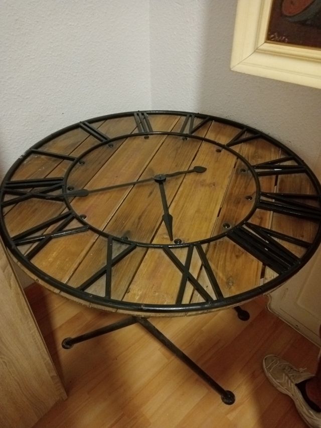 Mesa de reloj