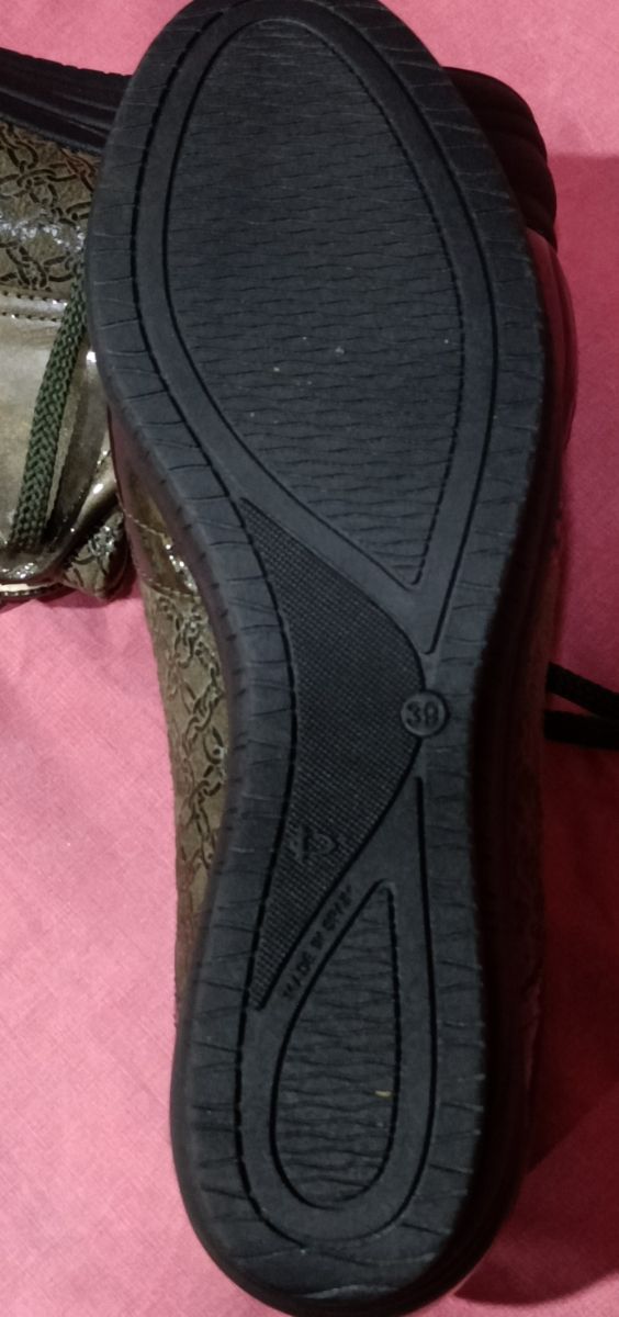 Zapato nuevo a estrenar Terol.