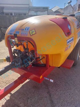 Atomizador Arrastrado HERPA 2000 Litros FIBERGLASS