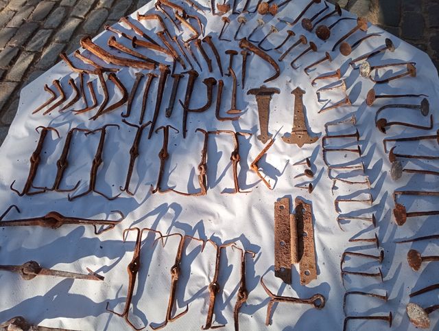 Herrajes, clavos y herraduras