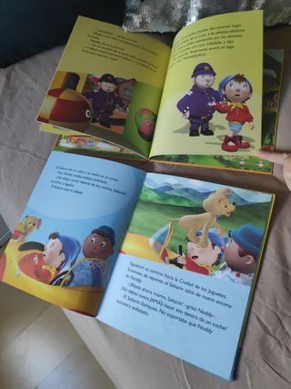 2 libros de los dibujos "Noddy"