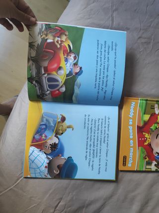 2 libros de los dibujos "Noddy"