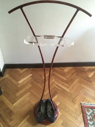 Galán de noche. Perchero.