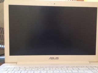 Portátil Asus blanco