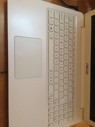 Portátil Asus blanco