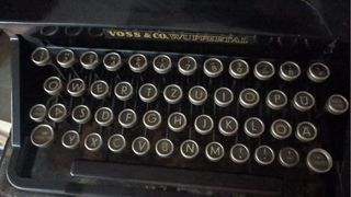 Máquina escribir antigua alemana