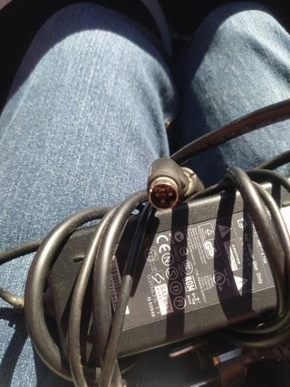 Mando y fuente alimentación thomson