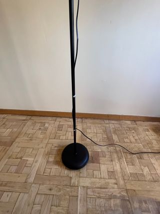 Lámpara de pie. Prácticamente nueva