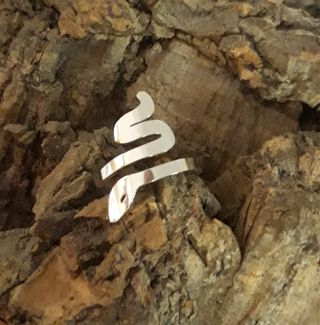 Anillo a 1.50 la unidad, de acero inoxidable.