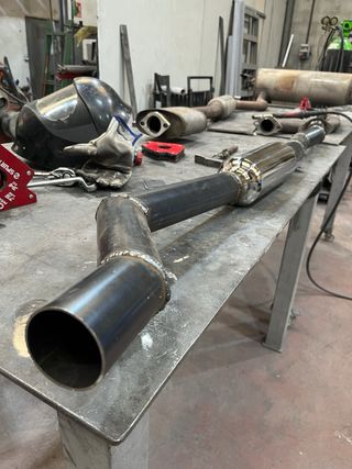Fabricación y montaje de tubos de escape