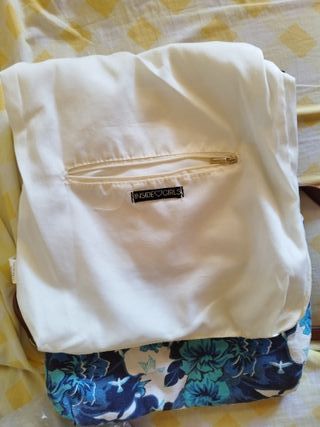 Bolso de tela en tonos azules y blancos