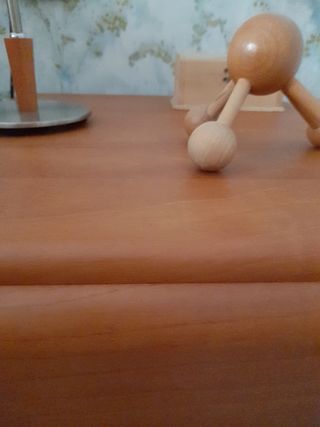 Mesita , cajonera