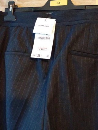 Pantalón Zara