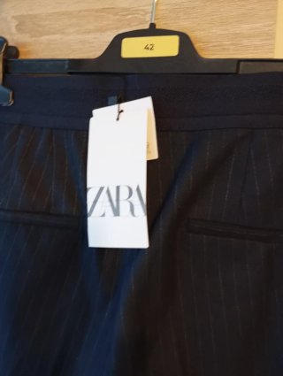 Pantalón Zara