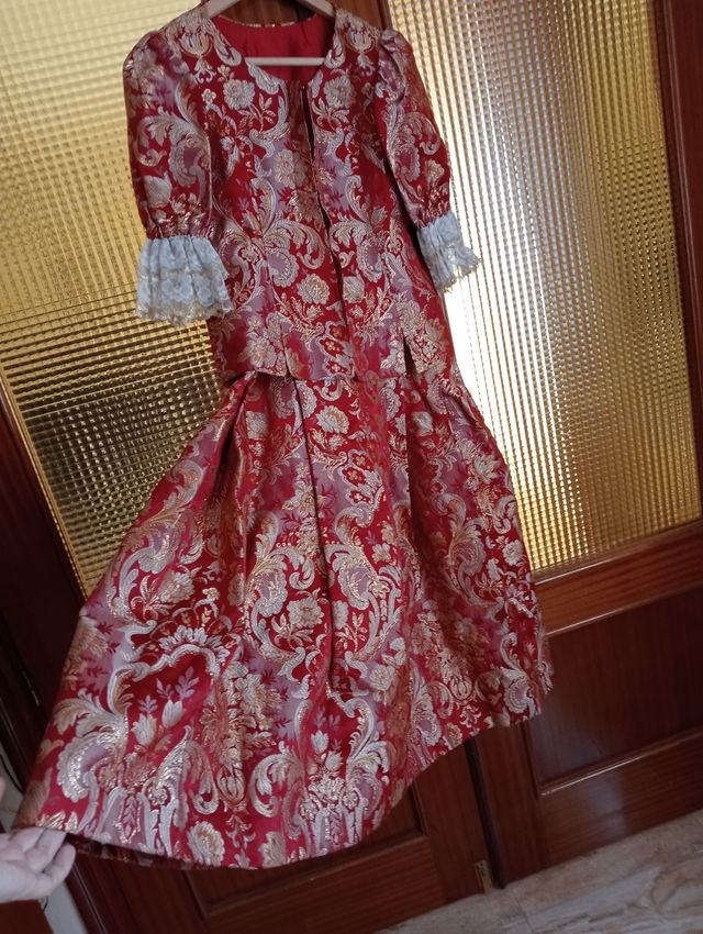 Trage de fallera precioso, regalo los zapatos