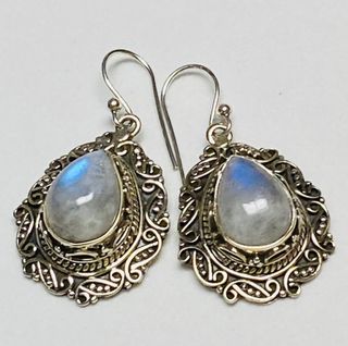 Pendientes con piedra de luna en plata de ley 925