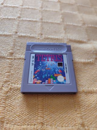 Juego de Game Boy TETRIS año 1985.