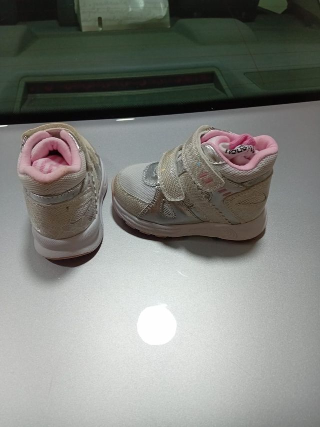 Zapatillas de niña